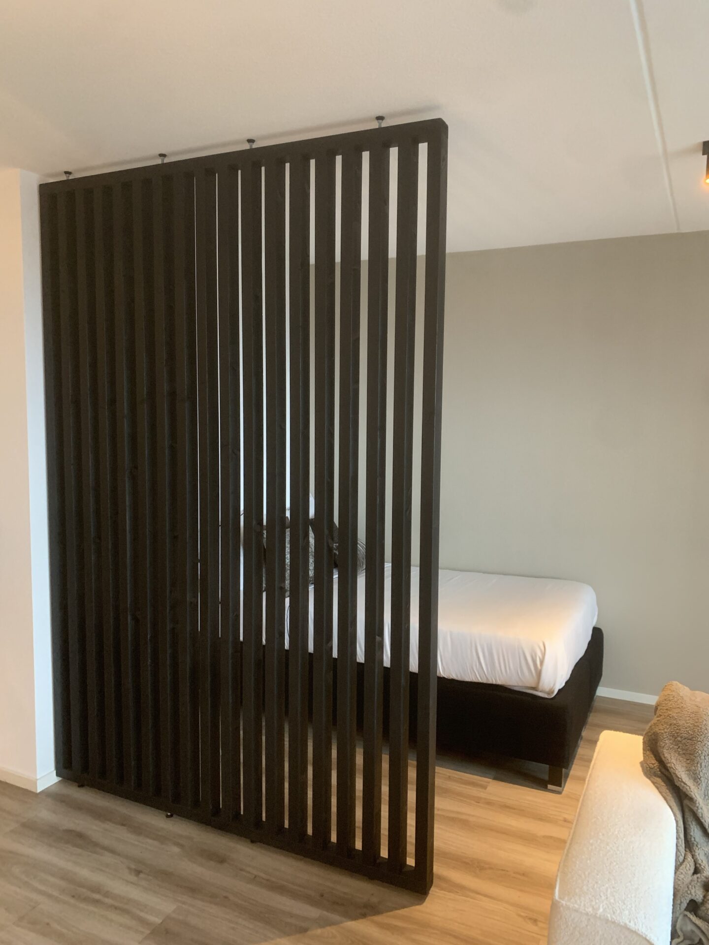 Room Divider Robuust - Louvre Verticaal - Op Maat - Afbeelding 11